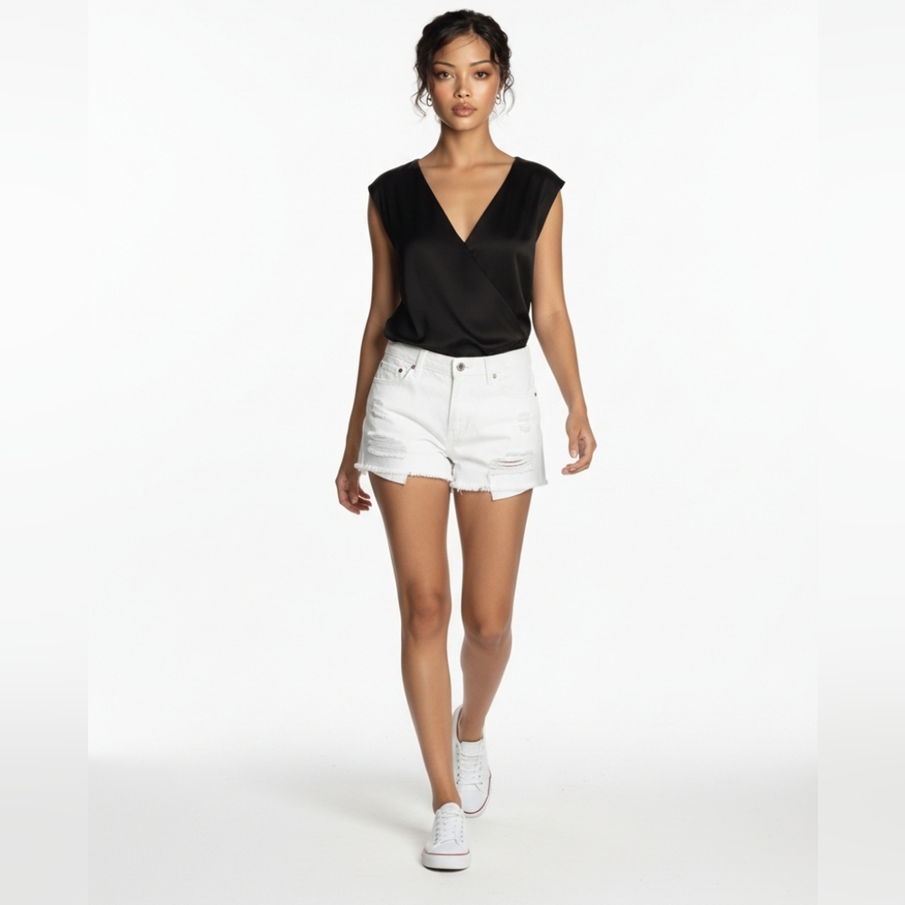 Free People We The Free White Denim Distressed Button Frayed Hem Shorts 27 (BX30